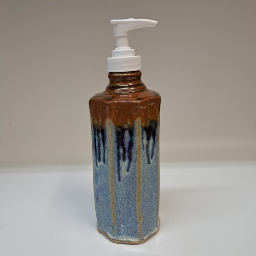 Click to view detail for #251225 Soap Dispenser Blue/Brown $18